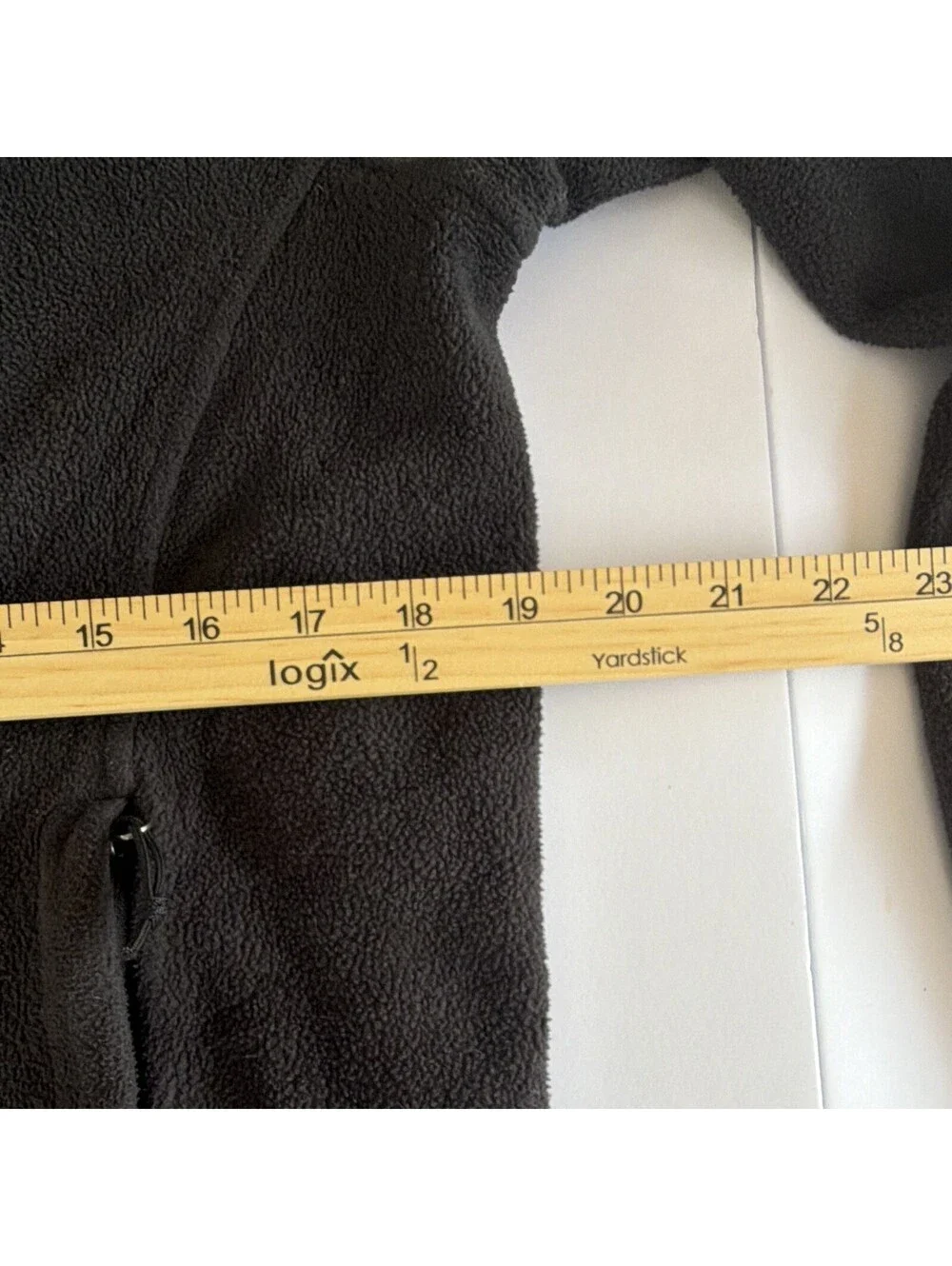 The North Face Men's Black Solid Full Zip Logo Fleece Jacket Size M